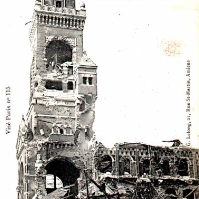 Albert steeple after German bombardment